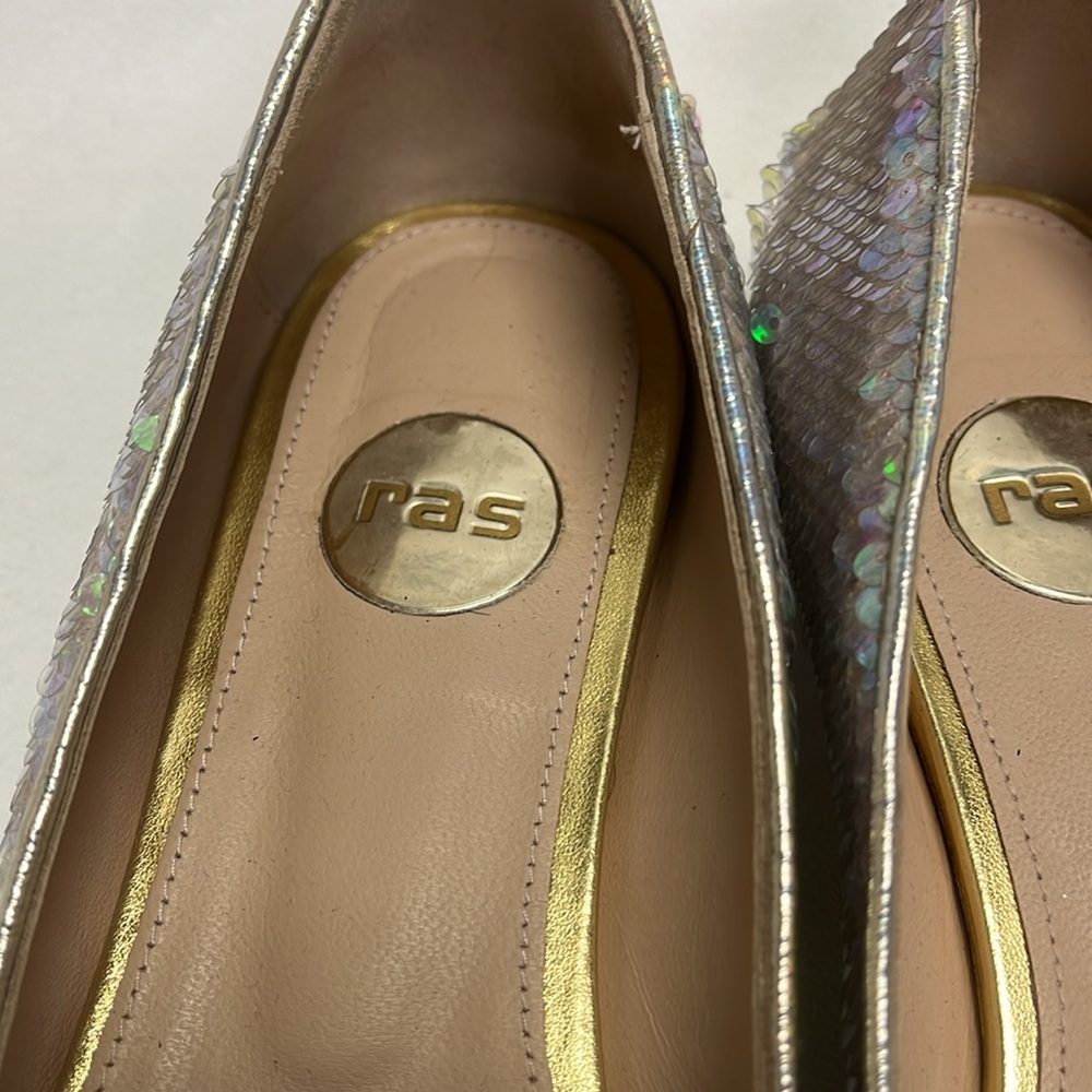 RAS Pointed Toe Flats - Picture 5 of 6